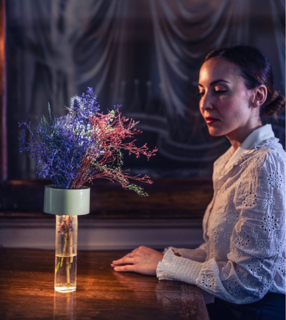 Lámpara decorativa portátil Fleur en Nieto Iluminación